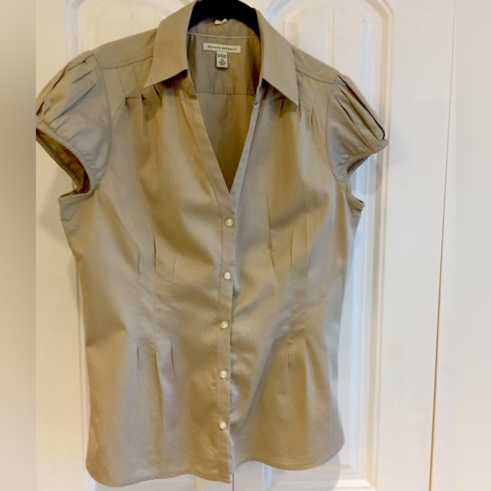 Banana Republic short sleeve button down beige cotton shirt size 12